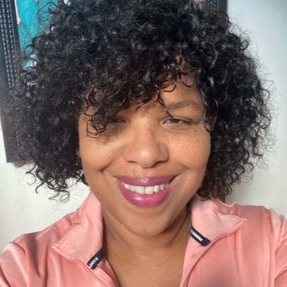 Meet your Posher, Renee - Picture 2 of 10